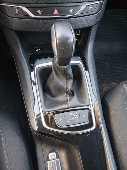 Peugeot 308 SW 9 of 24