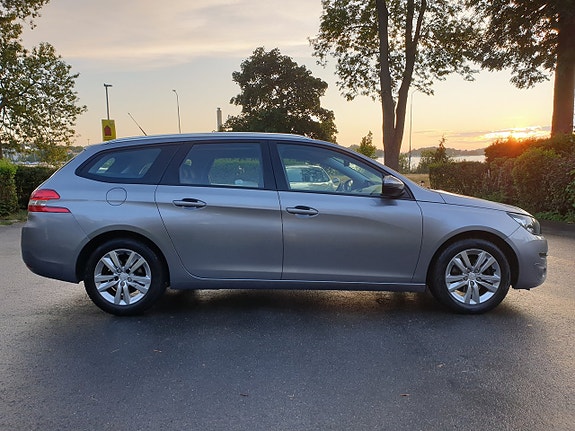 Peugeot 308 SW 4 of 24