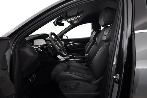 Audi Q8 e-tron 10 of 30