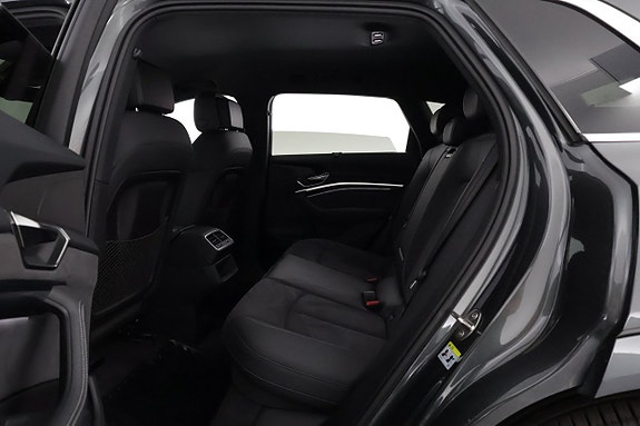Audi Q8 e-tron 13 of 30