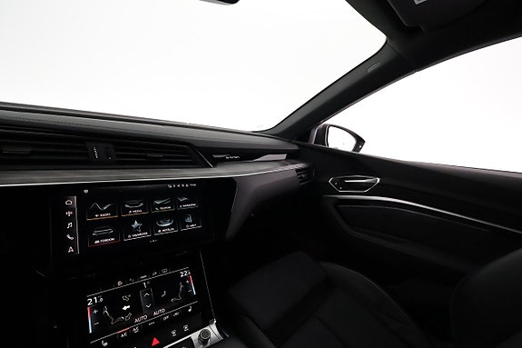 Audi Q8 e-tron 25 of 30