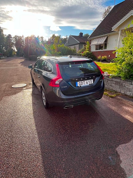 Volvo V60 3 of 4