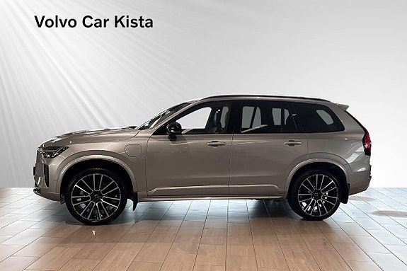 Volvo XC90 3 of 23