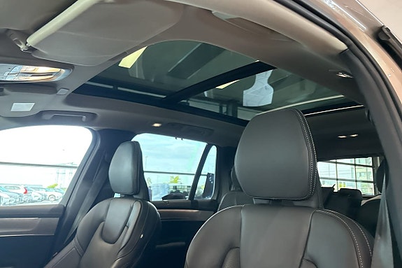 Volvo XC90 23 of 23