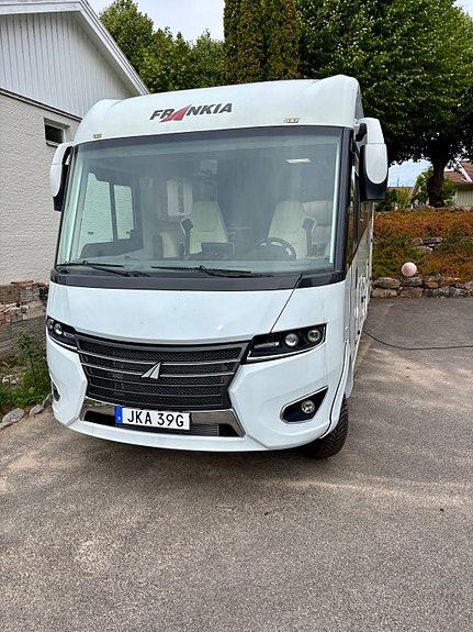 Frankia 840 GD F-Line /Hydraliska Stödben/Alde/Markis/Sollceller/Cykelställ Thule 2 of 10