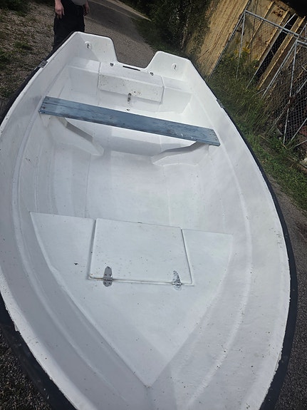 Nymålad båt. 420 lång 3 of 4