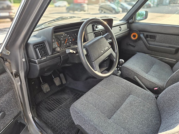 Volvo 240 5 of 18