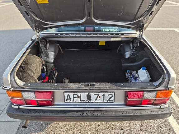 Volvo 240 14 of 18