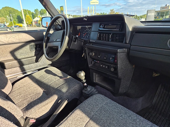 Volvo 240 7 of 18