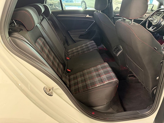 Volkswagen Golf I 6 of 19