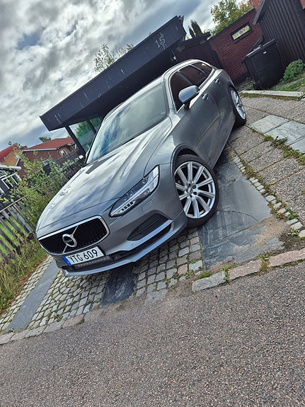 Volvo V90 2 of 12