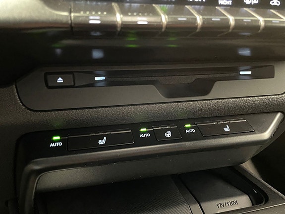 Lexus UX250h 17 of 17