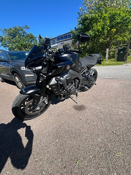 Yamaha MT-10 3 of 5