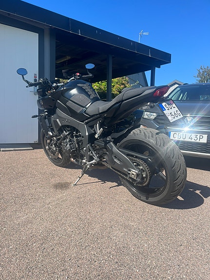 Yamaha MT-10 4 of 5
