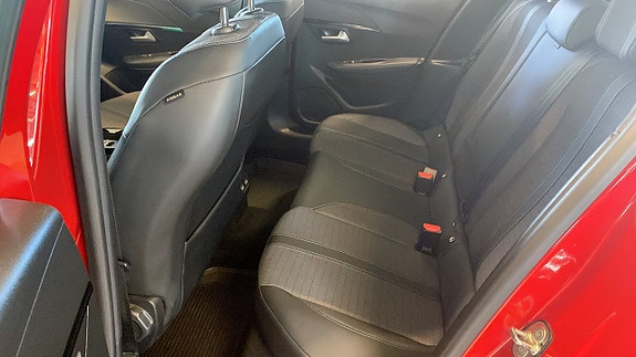 Peugeot 208 11 of 14