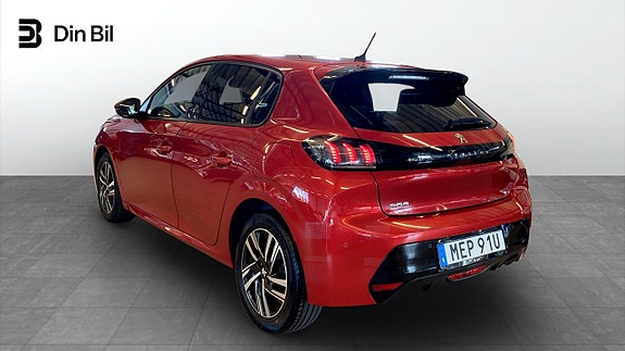 Peugeot 208 3 of 14