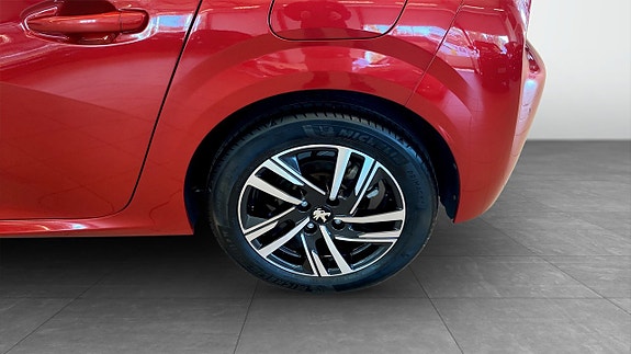 Peugeot 208 6 of 14