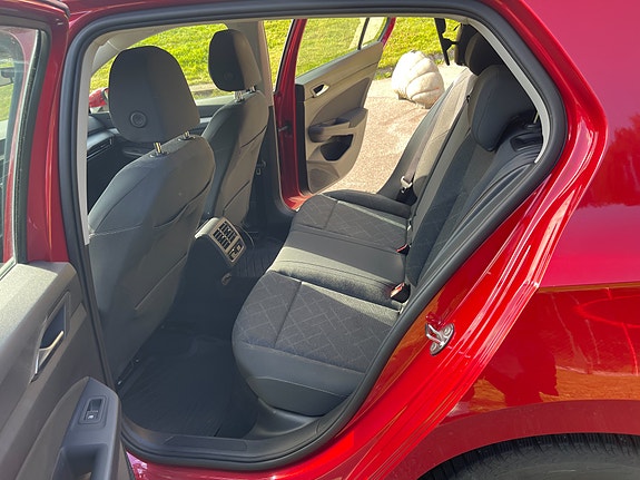 Volkswagen Golf VIII 3 of 6
