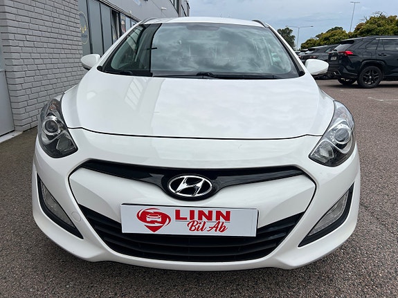 Hyundai i30 2 of 20
