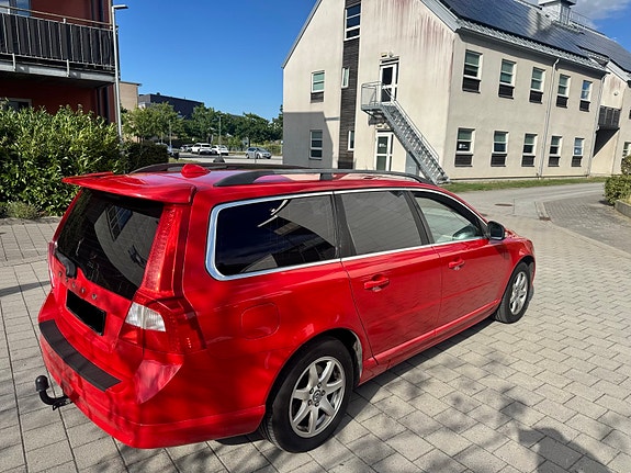 Volvo V70 4 of 6