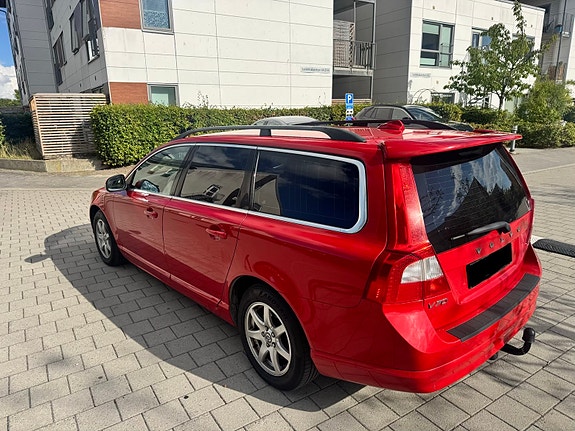Volvo V70 3 of 6