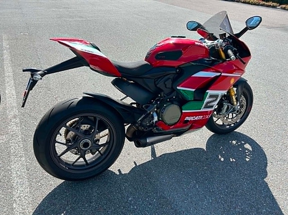Ducati Panigale V2 4 of 11