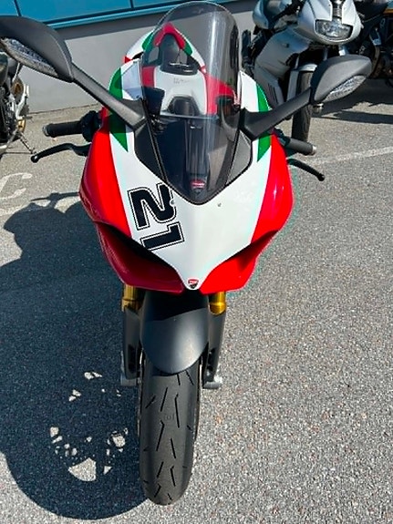 Ducati Panigale V2 3 of 11