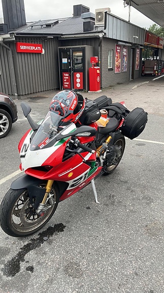 Ducati Panigale V2 8 of 11