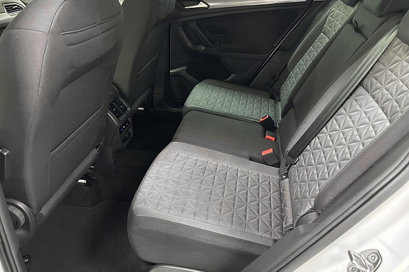 Volkswagen Tiguan 16 of 23