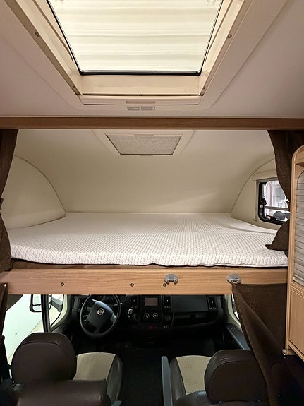 Sun Living LIDO A 49 DP | Markis | AC-bodel  | 6 Bältade platser | Truma Combi 9 of 22