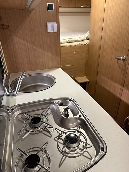 Sun Living LIDO A 49 DP | Markis | AC-bodel  | 6 Bältade platser | Truma Combi 13 of 22