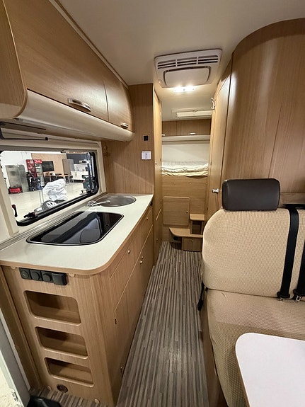 Sun Living LIDO A 49 DP | Markis | AC-bodel  | 6 Bältade platser | Truma Combi 12 of 22