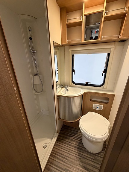 Sun Living LIDO A 49 DP | Markis | AC-bodel  | 6 Bältade platser | Truma Combi 15 of 22