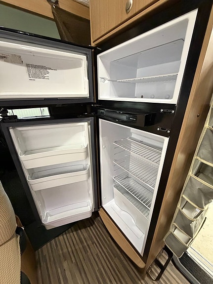Sun Living LIDO A 49 DP | Markis | AC-bodel  | 6 Bältade platser | Truma Combi 14 of 22