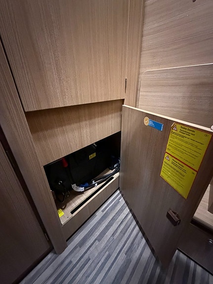 Sun Living LIDO A 49 DP | Markis | AC-bodel  | 6 Bältade platser | Truma Combi 17 of 22