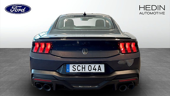Ford Mustang 7 of 12