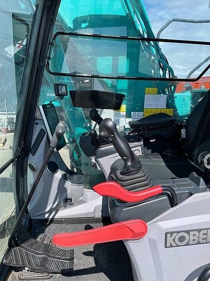 Kobelco SK130-11 11 of 12