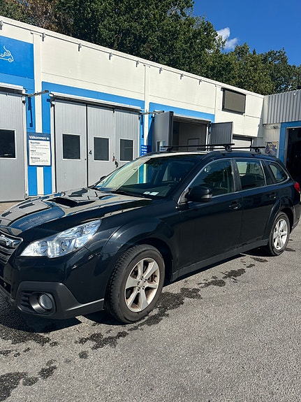 Subaru Outback 3 of 9