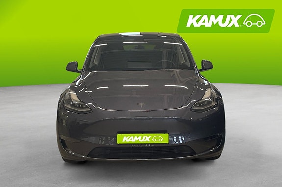 Tesla Model Y 6 of 16