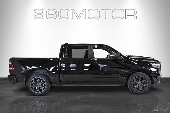 Dodge RAM 1500 3 of 12