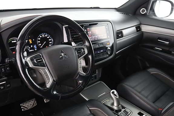 Mitsubishi Outlander 12 of 30