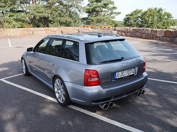 Audi RS4 2 of 24