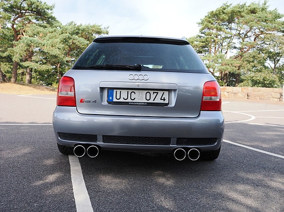 Audi RS4 12 of 24