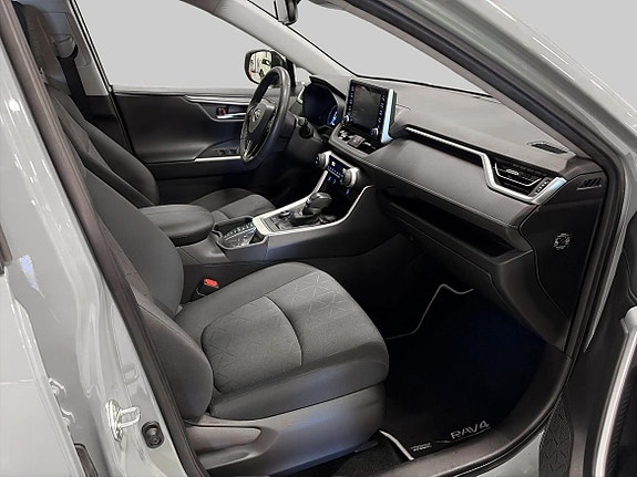 Toyota RAV4 10 of 20