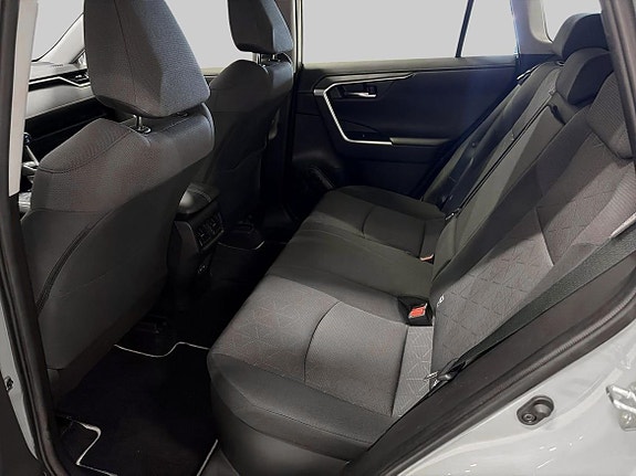 Toyota RAV4 11 of 20
