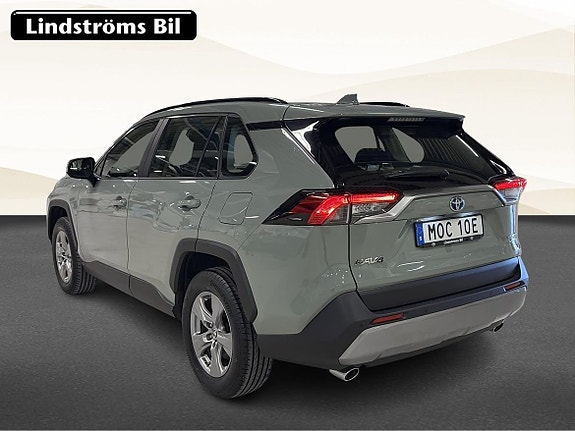 Toyota RAV4 4 of 20