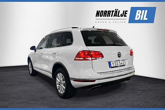 Volkswagen Touareg 4 of 17