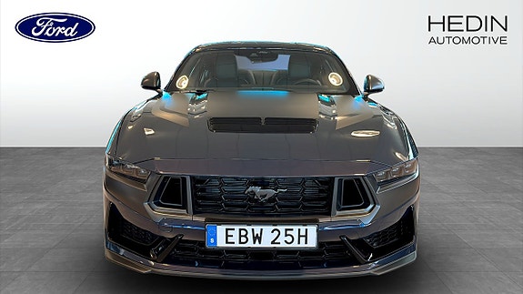 Ford Mustang 8 of 12