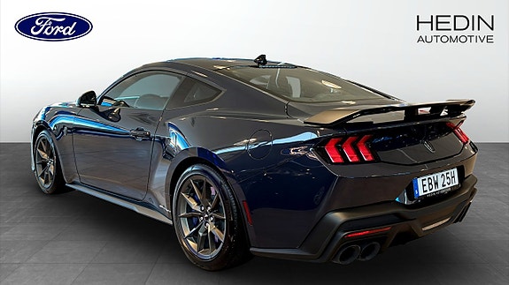 Ford Mustang 2 of 12