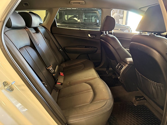 Kia Optima 10 of 22